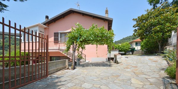 quadrivano in vendita a San Bartolomeo al Mare in zona Pairola