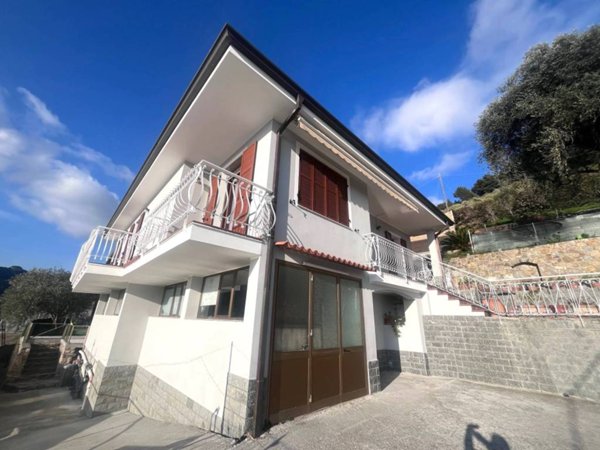 casa indipendente in vendita a San Biagio della Cima