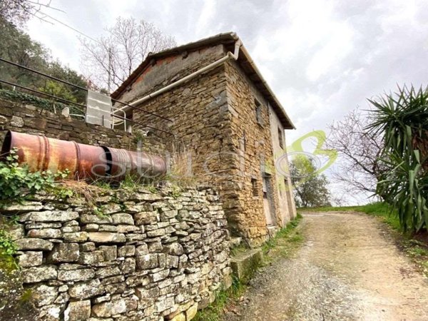 casa indipendente in vendita a San Biagio della Cima