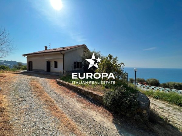 casa indipendente in vendita a San Biagio della Cima