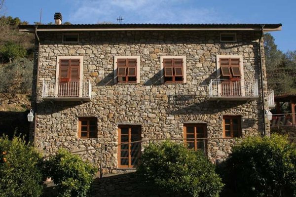esavano in vendita a San Biagio della Cima
