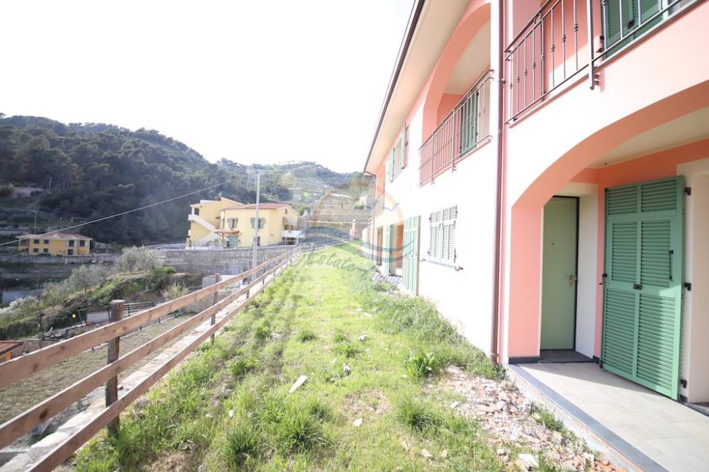 casa indipendente in vendita a San Biagio della Cima