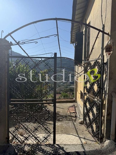 casa indipendente in vendita a San Biagio della Cima