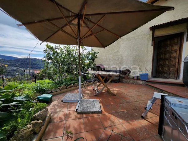 casa indipendente in vendita a San Biagio della Cima
