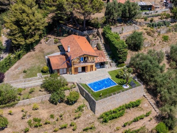 casa indipendente in vendita a San Biagio della Cima