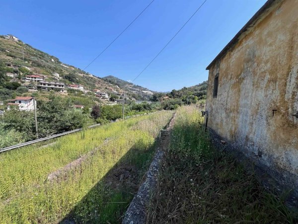 casa indipendente in vendita a San Biagio della Cima