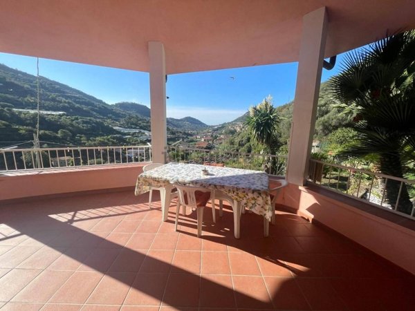 casa indipendente in vendita a San Biagio della Cima