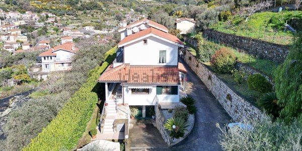 casa indipendente in vendita a San Biagio della Cima