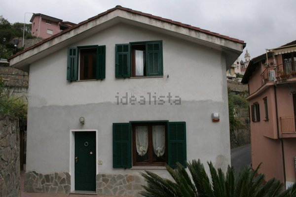 casa indipendente in vendita a San Biagio della Cima