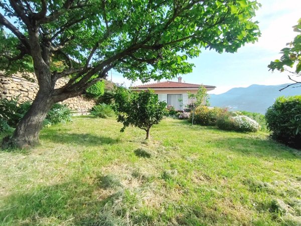 casa indipendente in vendita a San Biagio della Cima