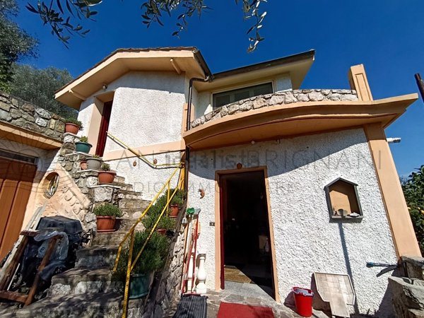 casa indipendente in vendita a San Biagio della Cima