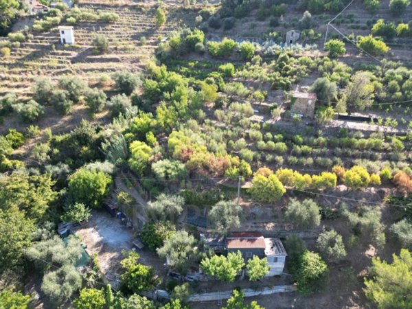 casa indipendente in vendita a San Biagio della Cima