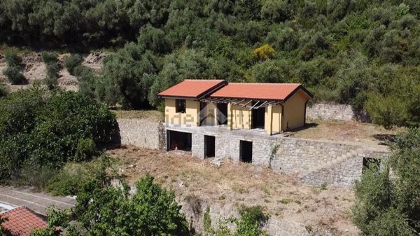 casa indipendente in vendita a San Biagio della Cima