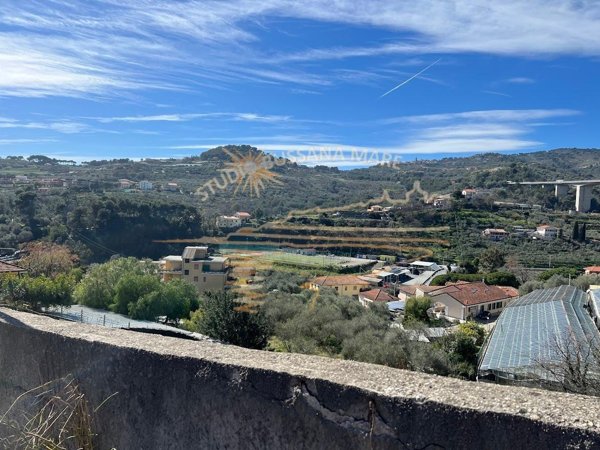 casa indipendente in vendita a San Lorenzo al Mare