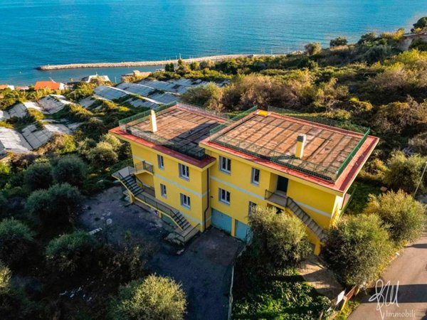casa indipendente in vendita a San Lorenzo al Mare