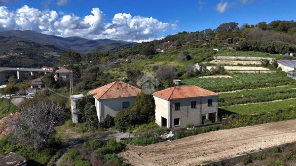 casa indipendente in vendita a San Lorenzo al Mare