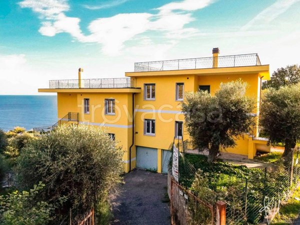 casa indipendente in vendita a San Lorenzo al Mare