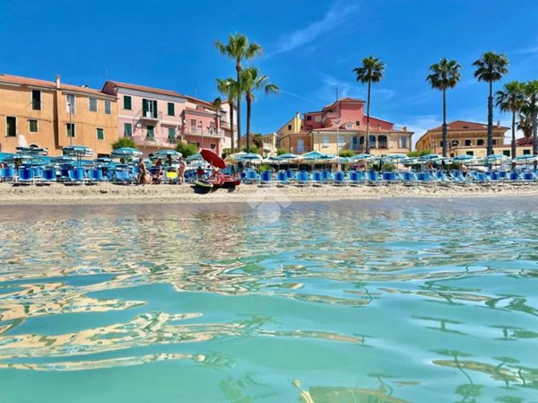 casa indipendente in vendita a San Lorenzo al Mare