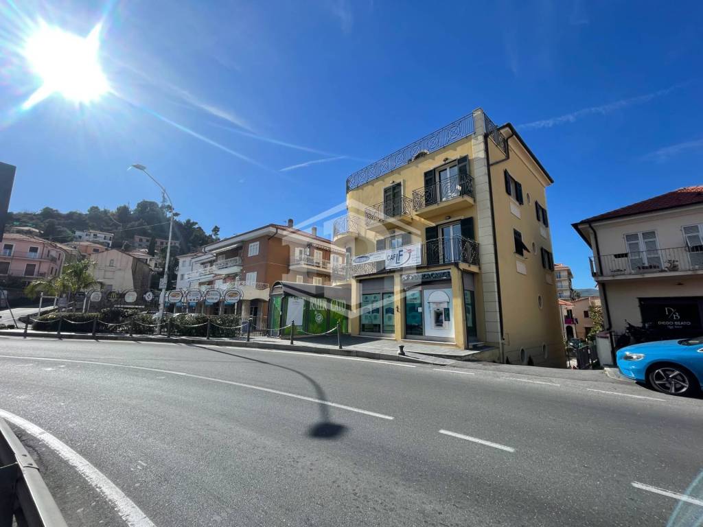 negozio in vendita a San Lorenzo al Mare