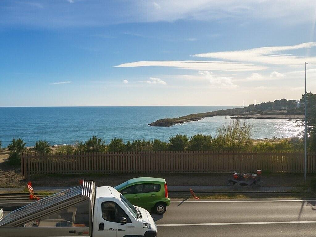 casa indipendente in vendita a San Lorenzo al Mare