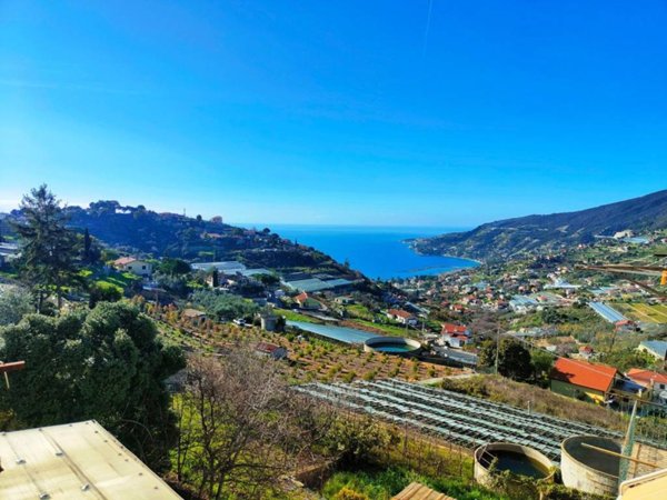 appartamento in vendita a Sanremo in zona Coldirodi