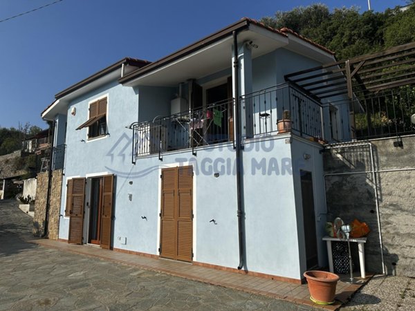 casa indipendente in vendita a Sanremo in zona Bussana