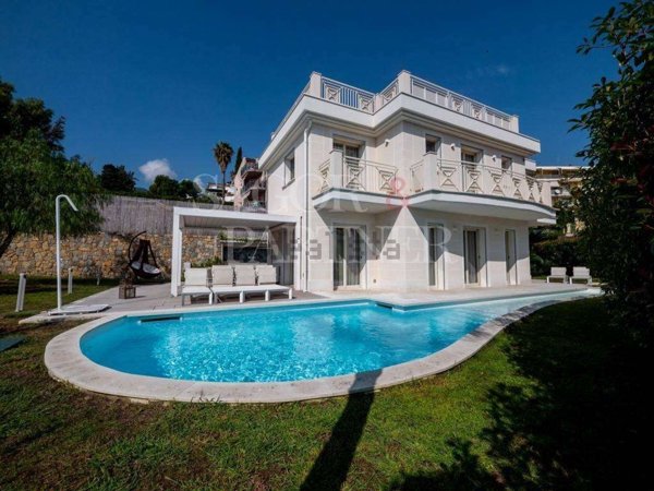 casa indipendente in vendita a Sanremo