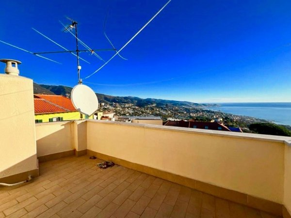 appartamento in vendita a Sanremo in zona Coldirodi