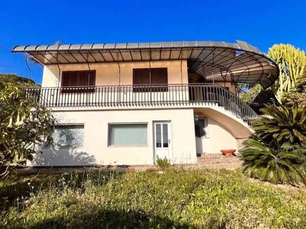 casa indipendente in vendita a Sanremo