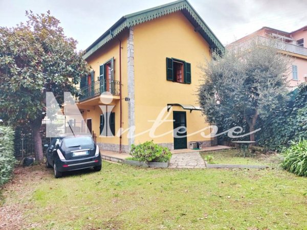 casa indipendente in vendita a Sanremo