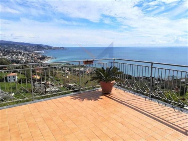casa indipendente in vendita a Sanremo