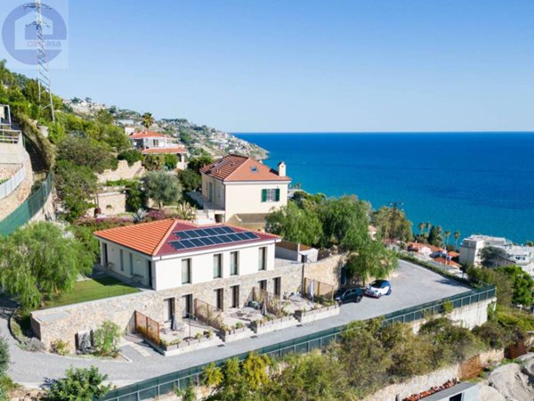 casa indipendente in vendita a Sanremo in zona Bussana