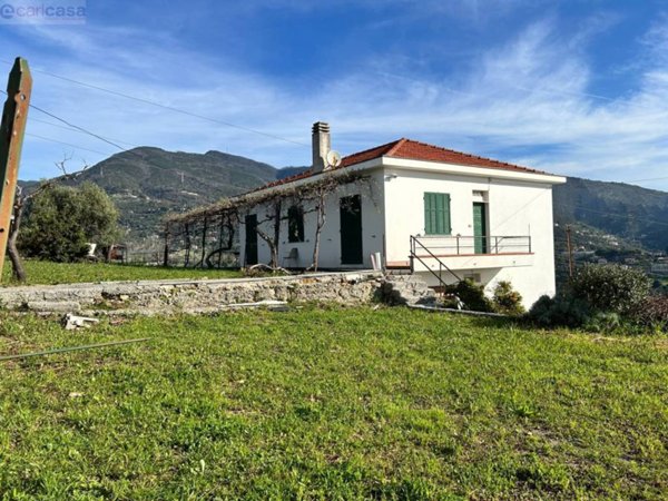 casa indipendente in vendita a Sanremo in zona Coldirodi