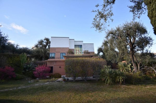 casa indipendente in vendita a Sanremo