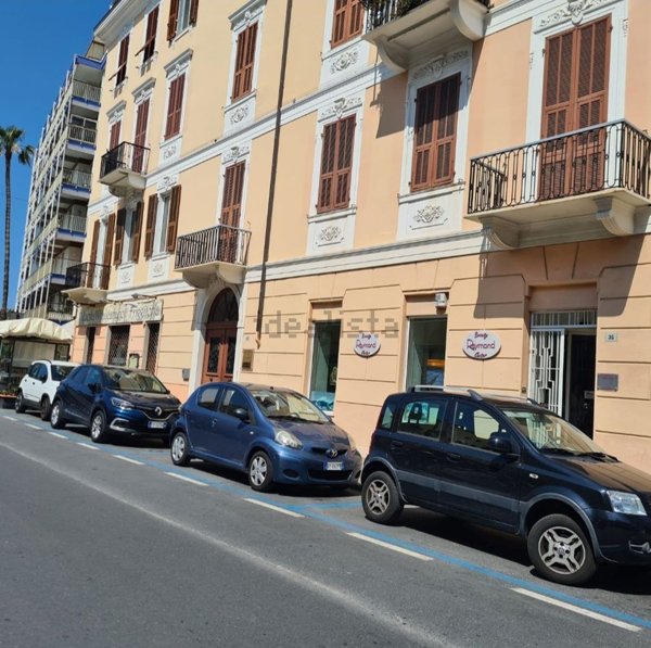 negozio in vendita a Sanremo