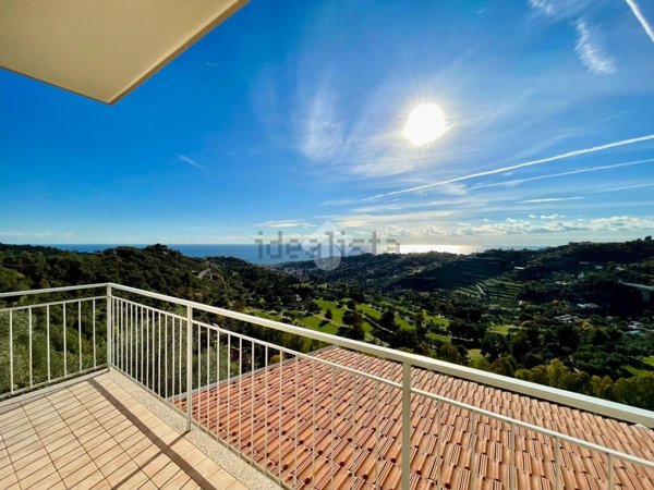 casa indipendente in vendita a Sanremo