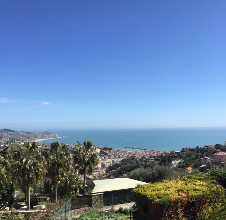 casa indipendente in vendita a Sanremo