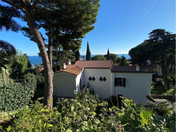 casa indipendente in vendita a Sanremo