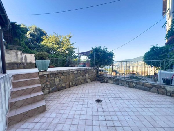 appartamento in vendita a Sanremo in zona Coldirodi