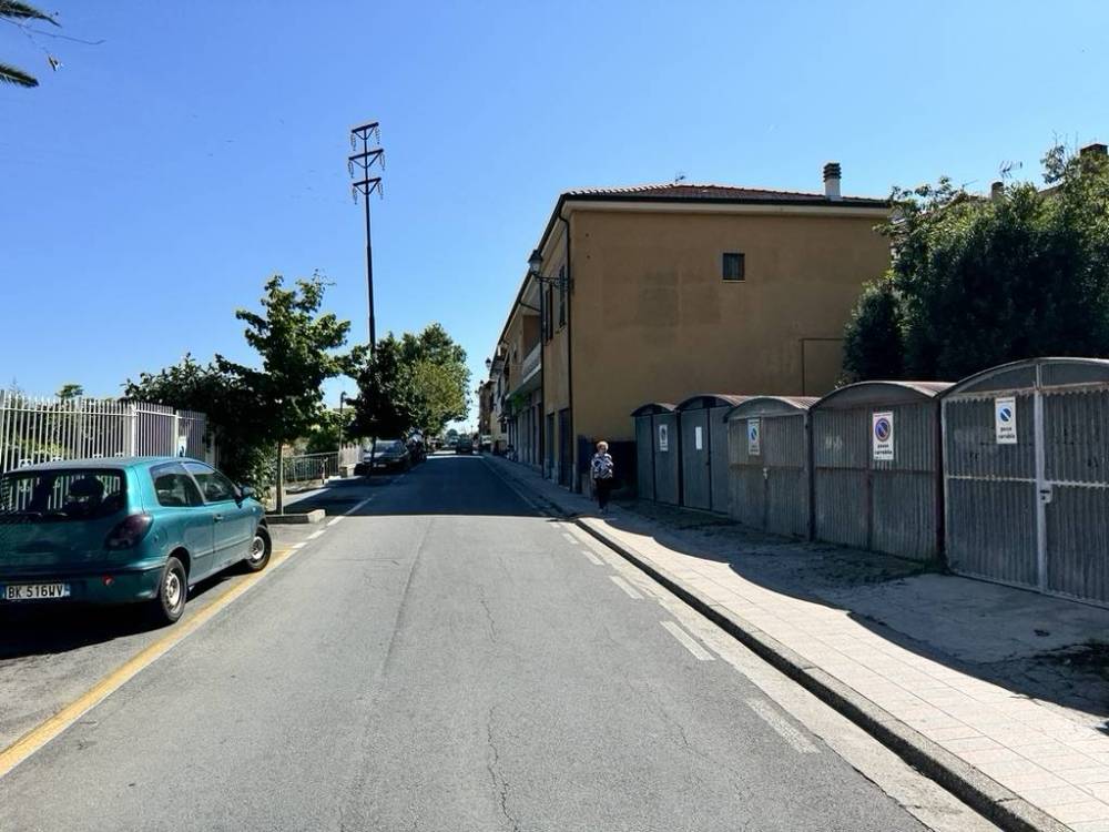 negozio in vendita a Sanremo in zona Coldirodi