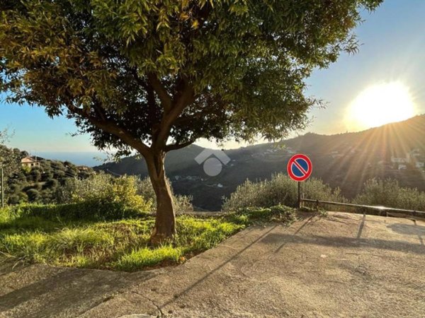 casa semindipendente in vendita a Sanremo in zona Coldirodi