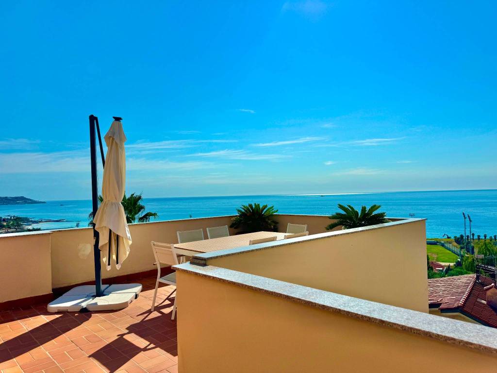 appartamento in vendita a Sanremo in zona Coldirodi