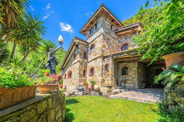 casa indipendente in vendita a Sanremo in zona San Romolo