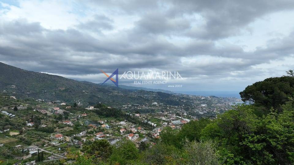 casa indipendente in vendita a Sanremo in zona Coldirodi