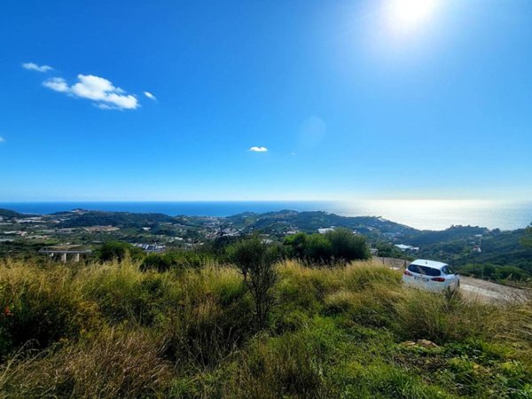 terreno agricolo in vendita a Sanremo in zona Poggio