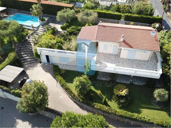 casa indipendente in vendita a Sanremo