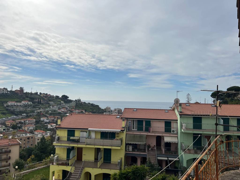 casa indipendente in vendita a Sanremo