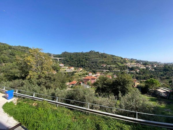 appartamento in vendita a Sanremo in zona Coldirodi