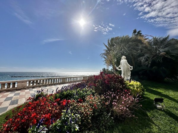 casa indipendente in vendita a Sanremo