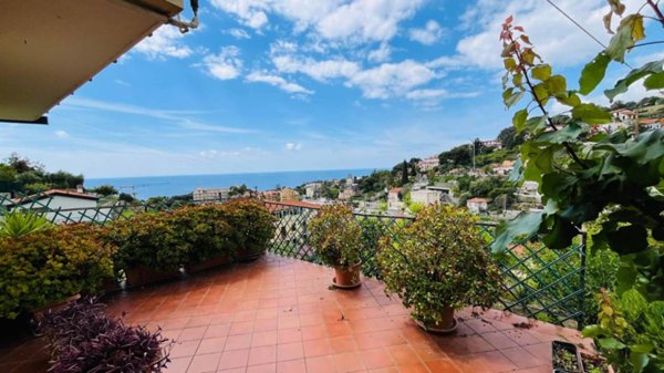 appartamento in vendita a Sanremo in zona Poggio